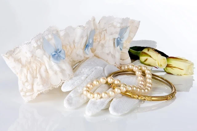 10 Useful Decluttering Tips for Retirees 5 budget wedding tradition borrowed 640