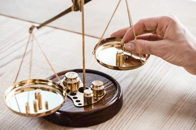 The Quick Guide to Rebalancing Your Portfolio 2 portfolio balancing weighing scale 640