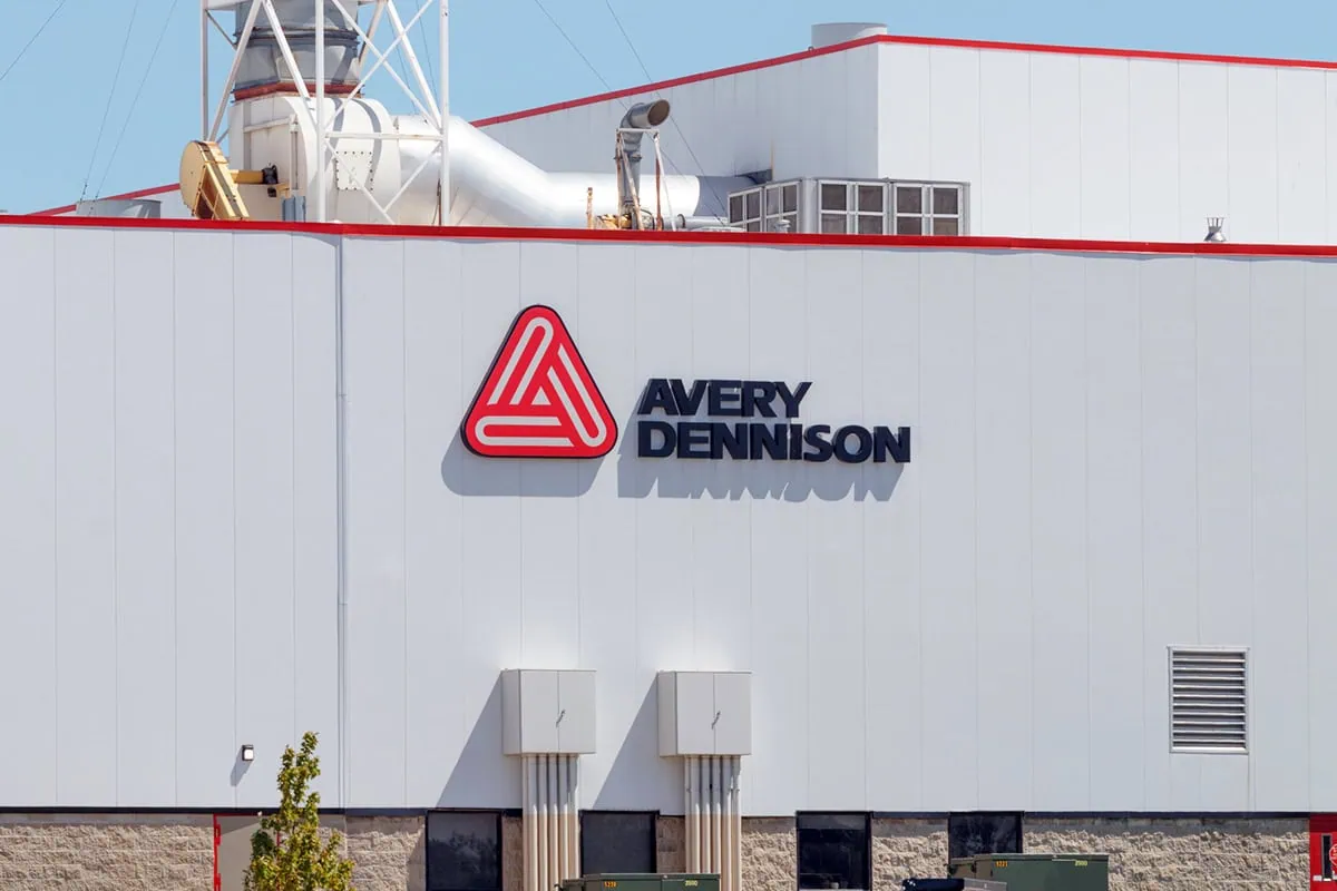 The Best Dividend Stocks: 10 Pro-Grade Income Picks for 2026 10 An Avery Dennison building.