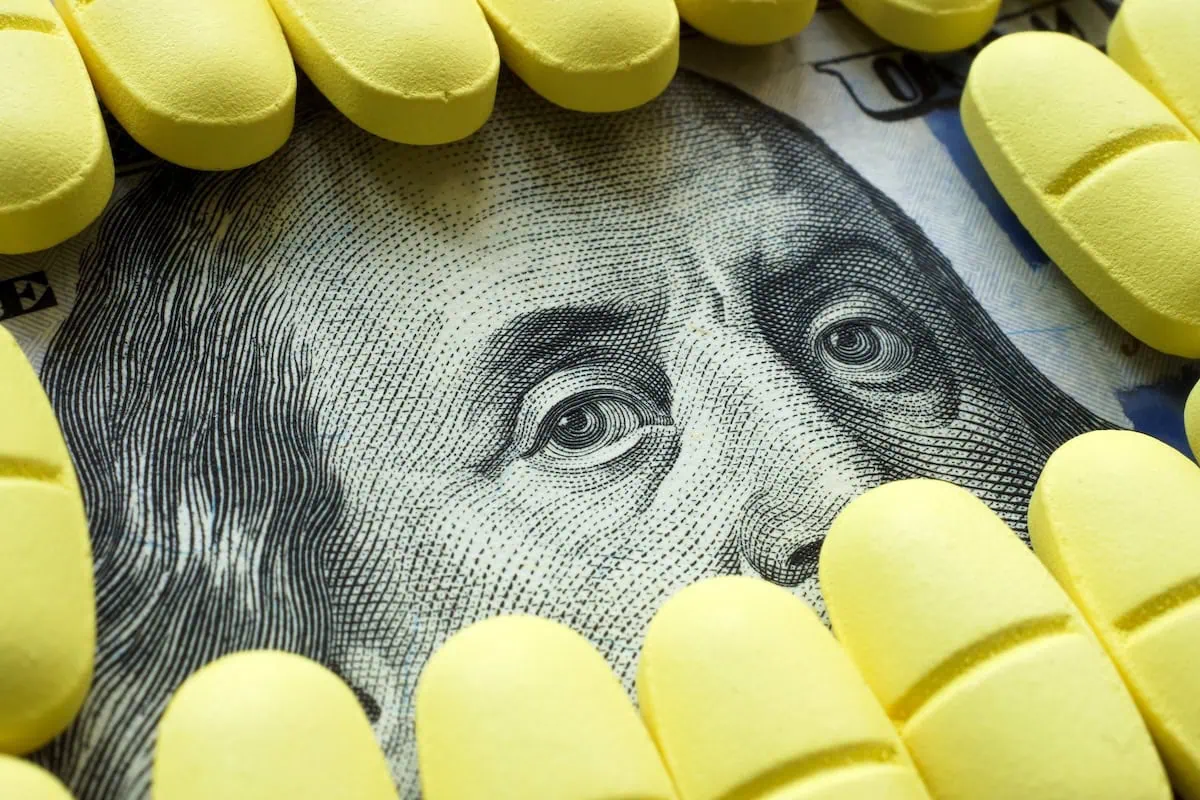 How Does Medigap Work? Our Guide to Medicare Supplemental Insurance 3 supplemental medigap medicine dollar 1200