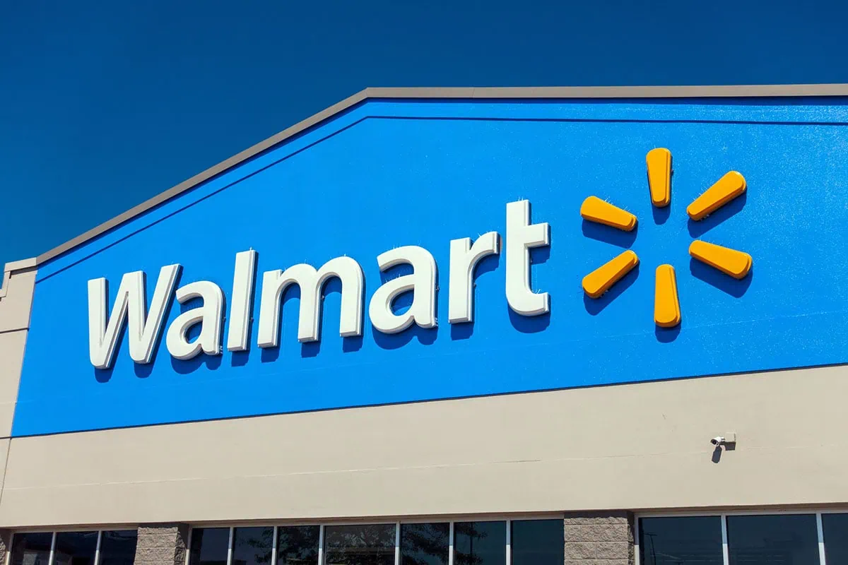 15 Dividend Kings for Royally Resilient Income 4 The front of a Walmart store.