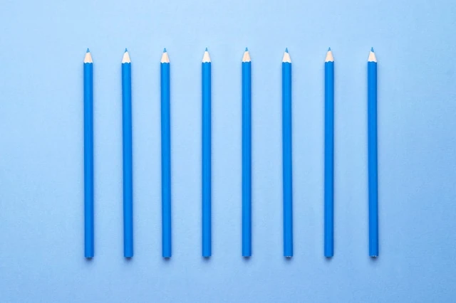 VTI vs VOO similarities blue pens