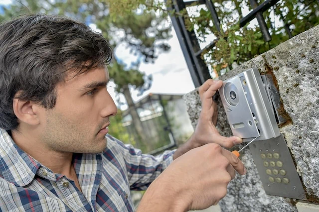 apartment video intercom installation repairman