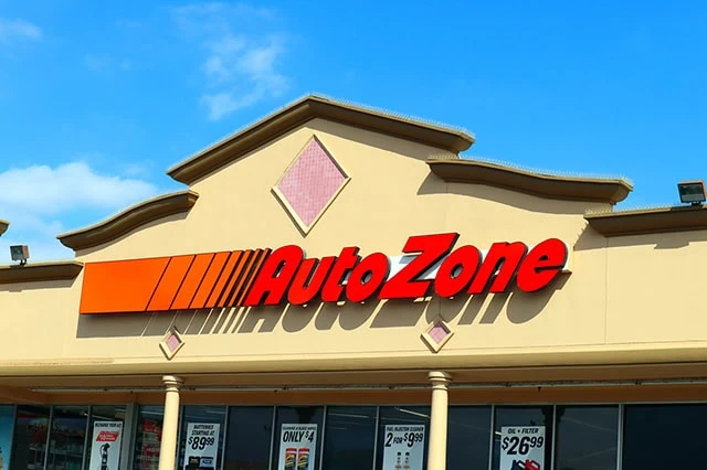 an autozone storefront.