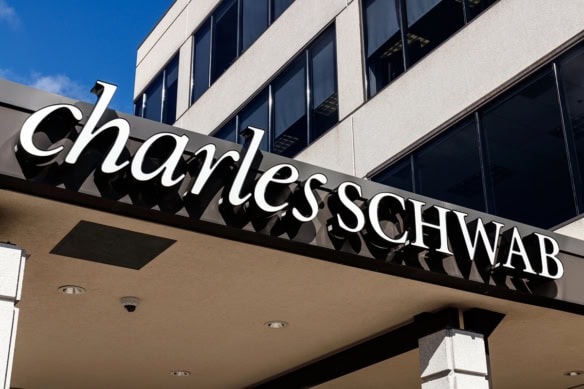 7 Best Schwab Index Funds for Thrifty Investors 1 a charles schwab location in a commercial building.