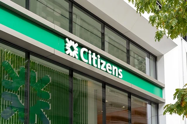 The Best Dividend Stocks: 10 Pro-Grade Income Picks for 2025 13 the front of a citizens bank.