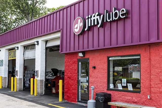 a jiffy lube location.