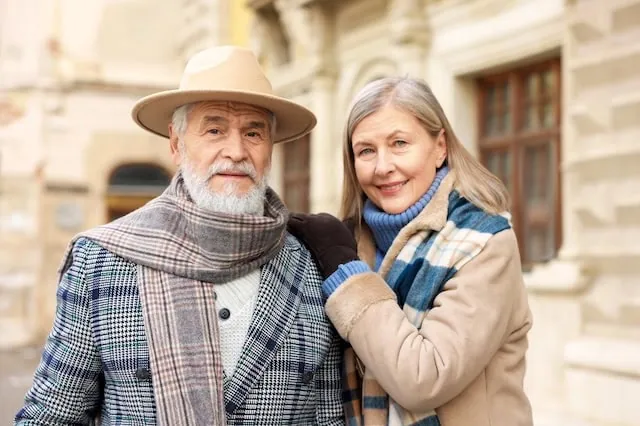 hnwi senior couple net worth wealthy social security 640