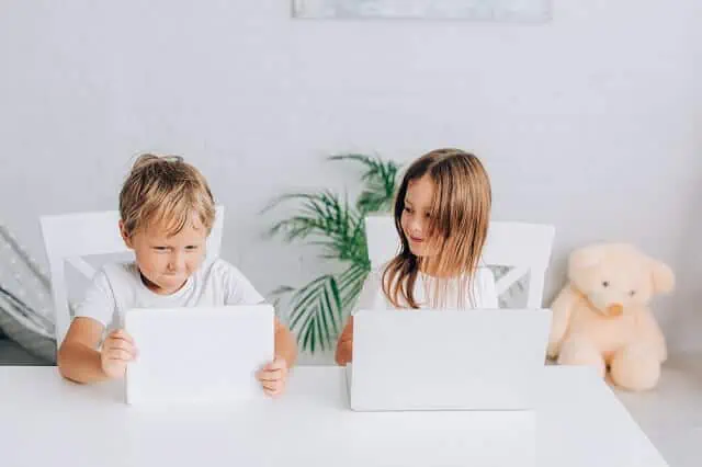 kids sitting at computer medium