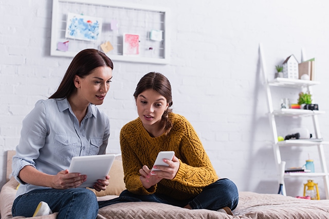 mom with teen daughter