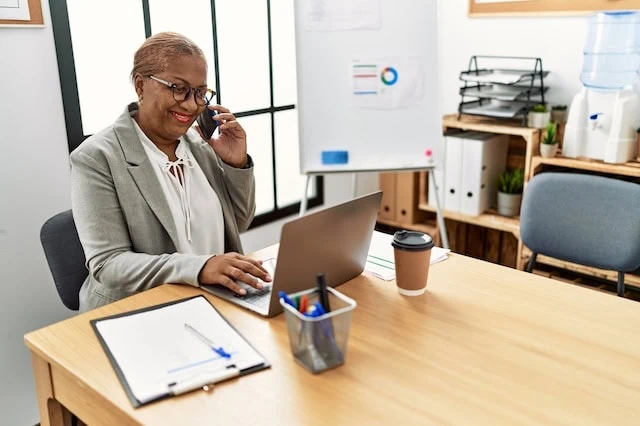 social security benefits working senior laptop