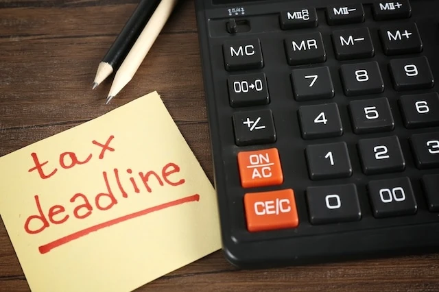 tax deadline note