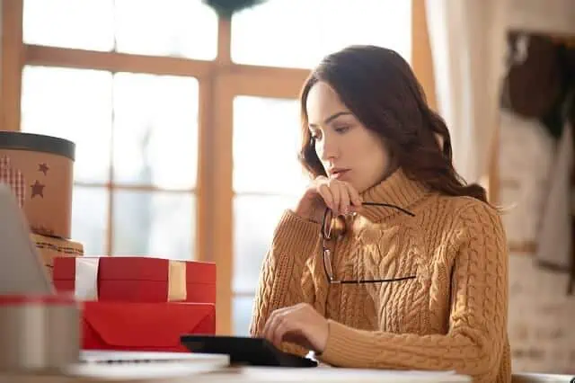 woman looking concerned medium